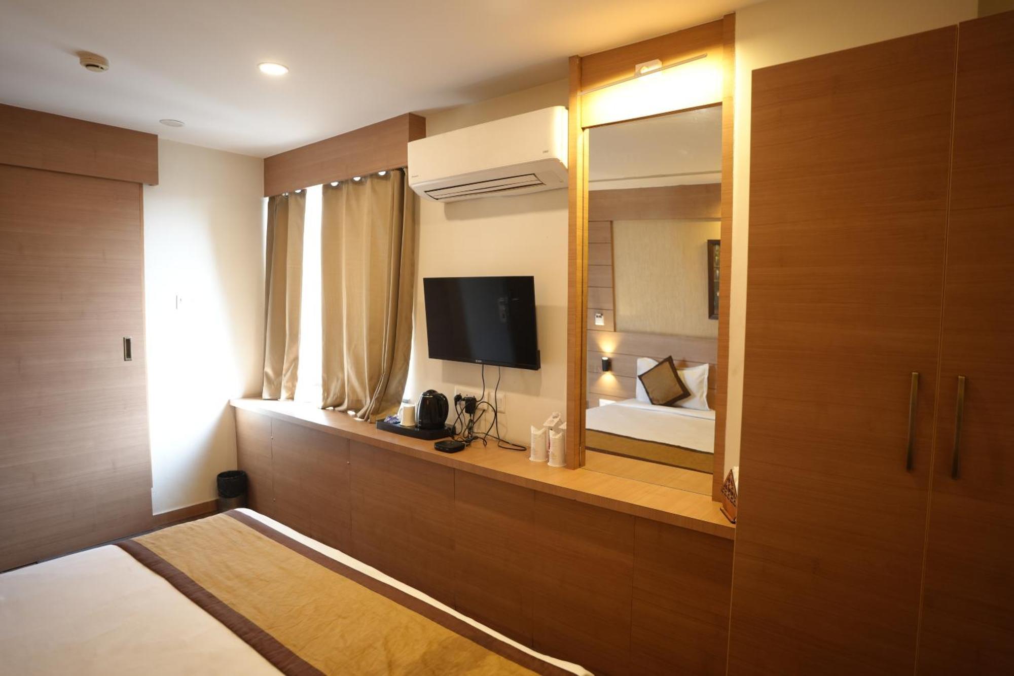Hotel Silkhouse Premier Danapur Екстер'єр фото